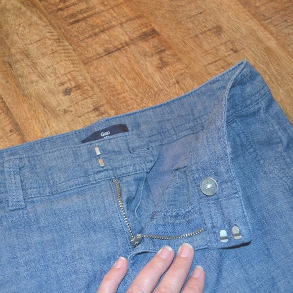 Gap stretch chambray shorts - Picture 3 of 3